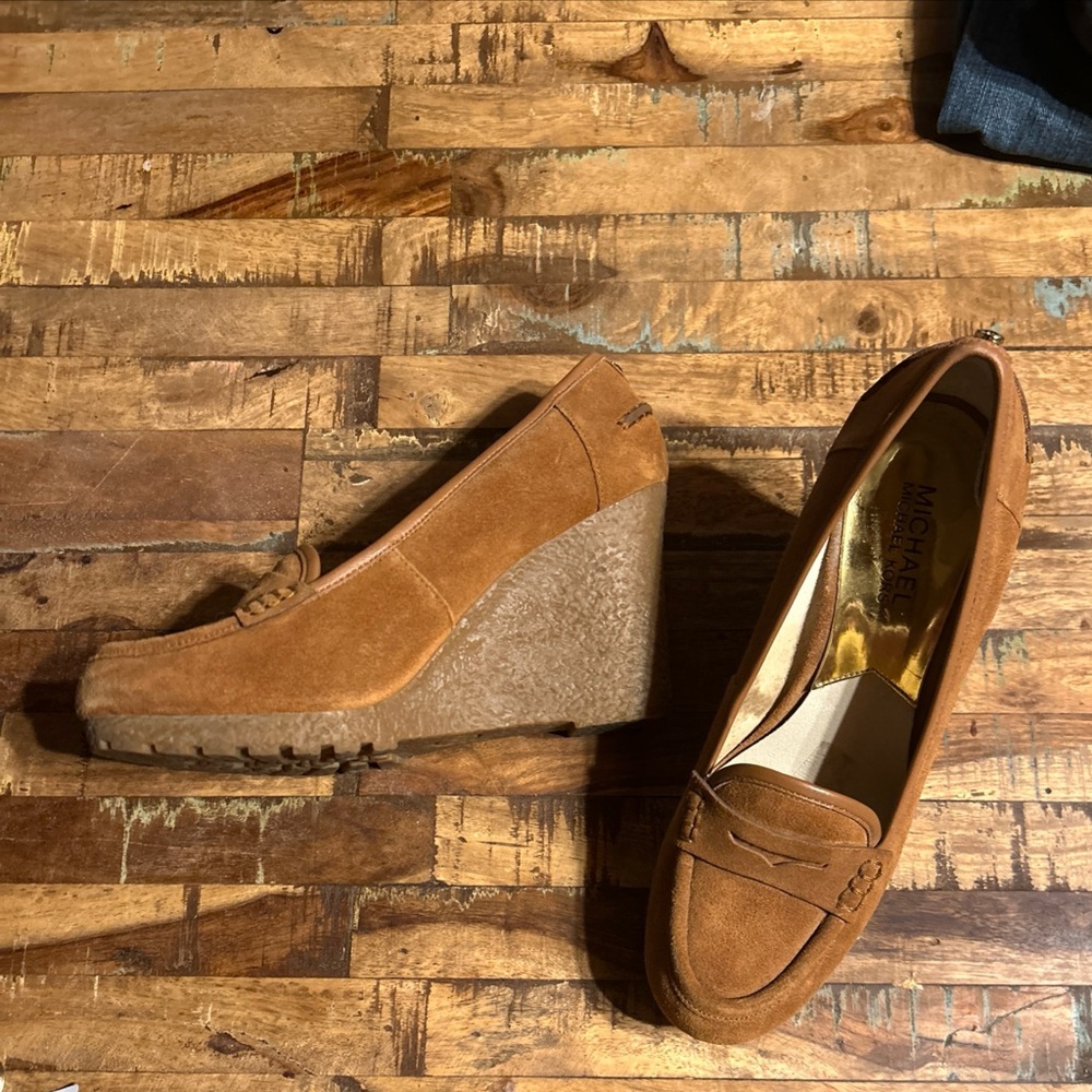 Authentic Michael Kors Rory Suede Walnut Brown Women's 9.5M Stylish Classy Wedge
